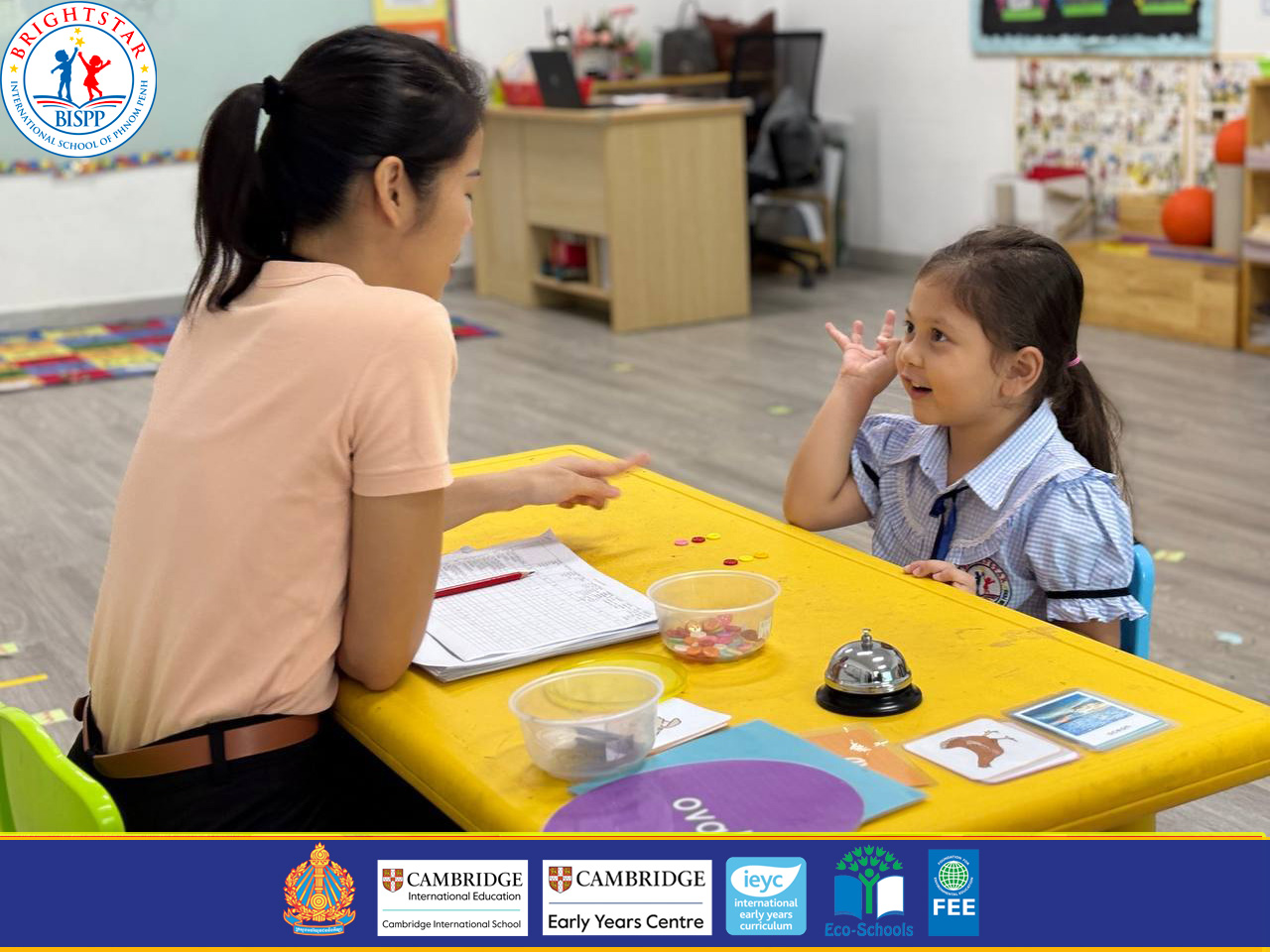 (English Below) តាមរយៈការរៀនសរសេរអក្សរតាមគំនូសរហូតដល់ការចូលរួមបញ្ចេញមតិដោយភាពក្លាហាន ប្អនៗសិស្សានុសិស្សថ្នាក់មត្តេយ្យរបស់យើងហាក់មានការរីកចម្រើនគួរឱ្យកត់សម្គាល់។ ខណៈពេលដែលការប្រឡងបញ្ចប់ត្រីមាសទី៤កំពុងប្រព្រឹត្តិទៅ យើងបានឃើញយ៉ាងច្បាស់ពីភាពរីកម្រើន ការចេះអត់ធ្មត់ និងភាពសប្បាយរីករាយរបស់ប្អូនៗក្នុងការសិក្សា។ ដំណើរដ៏វែងឆ្ងាយនៃការសិក្សាទើបតែបានកំពុងចាប់ផ្តើមក៏ពិតមែន តែការរីកចម្រើនជាច្រើនបានកើតឡើងរួចទៅហើយ។ កុមារគ្រប់រូបចែងចាំងដូចដួងតារានៅសាលាអន្តរជាតិប្រាយស្តារ! From tracing their first letters to confidently sharing their ideas, our Early Years students have come a long way. […]