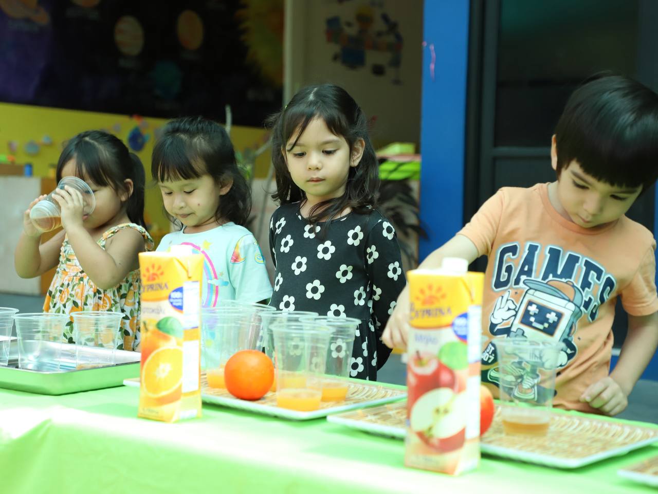 (English Below) ប្អូនៗកុមារតូចៗថ្នាក់មត្តេយ្យសិក្សារបស់យើងនាំគ្នាលេងនៅខាងក្រៅទីធ្លាសាលា ដើម្បីការកម្សាន្តសប្បាយផង និងការសិក្សារៀនសូត្រដែលបណ្តុះនូវការចង់ចេះចង់ដឹងផង។មិនថាតាមរយៈសកម្មភាពសិក្សាដូចជាការស្វែងយល់ជាមួយធម្មជាតិក្តី ការប្រើប្រាស់សម្ភារសិក្សាដែលមានប្រសិទ្ធភាព ឬការអនុវត្តជាក់ស្តែងផ្ទាល់ សុទ្ធតែធ្វើឱ្យទីធ្លាខាងក្រៅថ្នាក់រៀនក្លាយជាកន្លែងសិក្សាមួយដ៏ល្អសម្រាប់ប្អូនៗក្នុងការសិក្សាចាប់យកបំណិនថ្មី និងរីកចម្រើនលូតលាស់ជាមួយនឹងភាពជឿជាក់៕ Our Early Years students use the outdoor environment not just for play, but for learning and purposeful activities that spark curiosity. […]