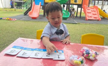 ការប្រឡងបានចាប់ផ្តើមប្រព្រឹត្តិទៅហើយសម្រាប់ប្អូនៗថ្នាក់មត្តេយ្យសិក្សារបស់យើងនៅសប្តាហ៍នេះ។ ឆ្លៀតក្នុងអំឡុងនេះផងដែរ លោកគ្រូ អ្នកគ្រូក៏បានតាមដានពីសកម្មុភាពសិក្សារបស់ប្អូនៗផ្ទាល់មួយទល់មួយ ដូចជាតាមរយៈកិច្ចការអនុវត្តន៍ និងការសិក្សាជាក់ស្តែង។