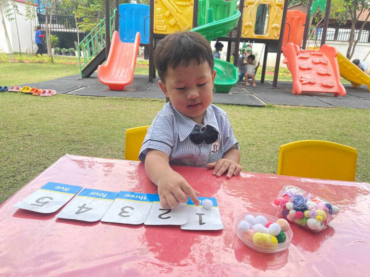 (English Below) ការប្រឡងបានចាប់ផ្តើមប្រព្រឹត្តិទៅហើយសម្រាប់ប្អូនៗថ្នាក់មត្តេយ្យសិក្សារបស់យើងនៅសប្តាហ៍នេះ។ ឆ្លៀតក្នុងអំឡុងនេះផងដែរ លោកគ្រូ អ្នកគ្រូក៏បានតាមដានពីសកម្មុភាពសិក្សារបស់ប្អូនៗផ្ទាល់មួយទល់មួយ ដូចជាតាមរយៈកិច្ចការអនុវត្តន៍ និងការសិក្សាជាក់ស្តែង។ ប្អូនៗត្រូវបានលោកគ្រូ អ្នកគ្រូដាក់ឱ្យរកលេខ ស្វែងយល់ពីសូរស័ព្ទអក្សរ ចែករំលែកគំនិត និងចាត់ថ្នាក់វត្ថុស្ថិតក្រោមណែនាំ និងជ្រោមជ្រែងយ៉ាងកក់ក្តៅ៕ Assessment has begun for our Early Years learners. During this period, teachers work one on one [&hellip;]