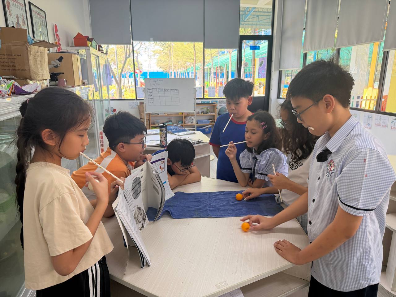 (English Below) ការសិក្សានៅសាលាអន្តរជាតិប្រាយស្តារក្នុងសប្តាហ៍នេះ គឺជាការអនុវត្តបន្សុាំឡើងវិញនូវទម្លាប់ល្អក្នុងសាលារៀន។ រាល់មុខវិជ្ជាទាំងអស់ ប្អូនៗសិស្សានុសិស្សសុទ្ធតែបានចូលរួមសិក្សាយ៉ាងសកម្ម ដោយជួយឱ្យពួកគេអាចពង្រឹង និងរំលឺកនូវមេរៀនចាស់យ៉ាងមានប្រសិទ្ធភាព។ ឆ្លងកាត់តាមការអនុវត្តផ្ទាល់នូវសកម្មភាពសិក្សា ការសហការ ការពិភាក្សា និងការធ្វើលំហាត់ ប្អូនៗអាចរំលឹកពីអ្វីដែលបានសិក្សាពីពេលកន្លងទៅ ហើយក៏ថែមទាំងជួយឱ្យពួកគេបង្កើតទំនុកចិត្តលើខ្លួនឯងសម្រាប់សិក្សាមេរៀនបន្ទាប់ៗនៅសប្តាហ៍ក្រោយផងដែរ! This week at Brightstar was a gentle and positive transition back into our school routine. Across [&hellip;]