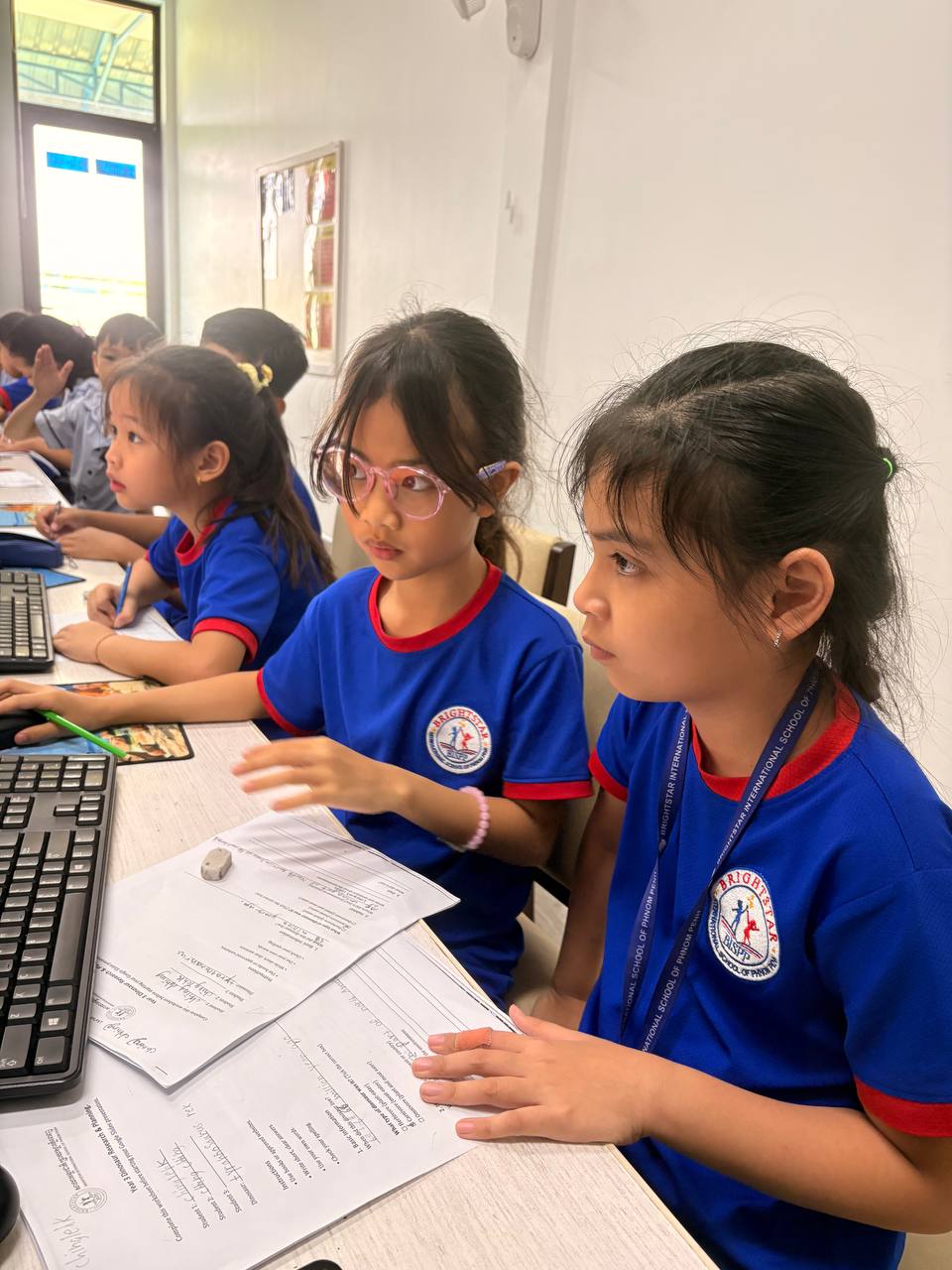 (English Below) នៅក្នុងសប្តាហ៍នេះ ប្អូនៗជាសិស្សានុសិស្សថ្នាក់បឋមសិក្សារបស់យើង បានចូលរួមបំពេញនូវកិច្ចការអនុវត្តន៍ដែលលោកគ្រូអ្នកគ្រូបានដាក់ជូនក្នុងគោលបំណងដើម្បីពង្រឹងបន្ថែមនូវចំណេះដឹងមូលដ្ឋាន។ ក្រៅពីរកបានពិន្ទុតាមរយៈកិច្ចការនេះ ប្អូនៗក៏មានឱកាសដើម្បីពង្រឹងនូវបំណិនប្រាស្រ័យទាក់ទង ការចេះចែករំលែកបញ្ចេញគំនិត ការសហការរវាងមិត្ត ក៏ដូចជាបង្កើតនូវចំណងមិត្តភាពយូរអង្វែង។ ជាមួយការសិក្សាអនុវត្តកិច្ចការគម្រោង និងការស្រាវជ្រាវ យើងកំពុងបណ្តុះសិស្សទាំងអស់ឱ្យកាន់តែមានការចង់ចេះចង់ដឹង ព្រមទាំងជំរុញពួកគេឱ្យមានសេចក្តីស្រឡាញ់ពេញមួយជីវិតចំពោះការសិក្សា៕ This week, our Primary students had a fantastic time engaging in performance tasks designed to strengthen [&hellip;]