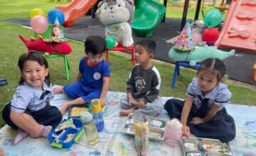 នៅទីបំផុត វគ្គសិក្សាវិស្សមកាលរបស់សាលាអន្តរជាតិប្រាយស្តារក៏បានឈានចូលមកដល់សប្តាហ៍ចុងក្រោយ ក្រោមប្រធានបទមេរៀន “តោះ! យើងចូលរួមអបអរ” ឬ “Let’s Celebrate!”។